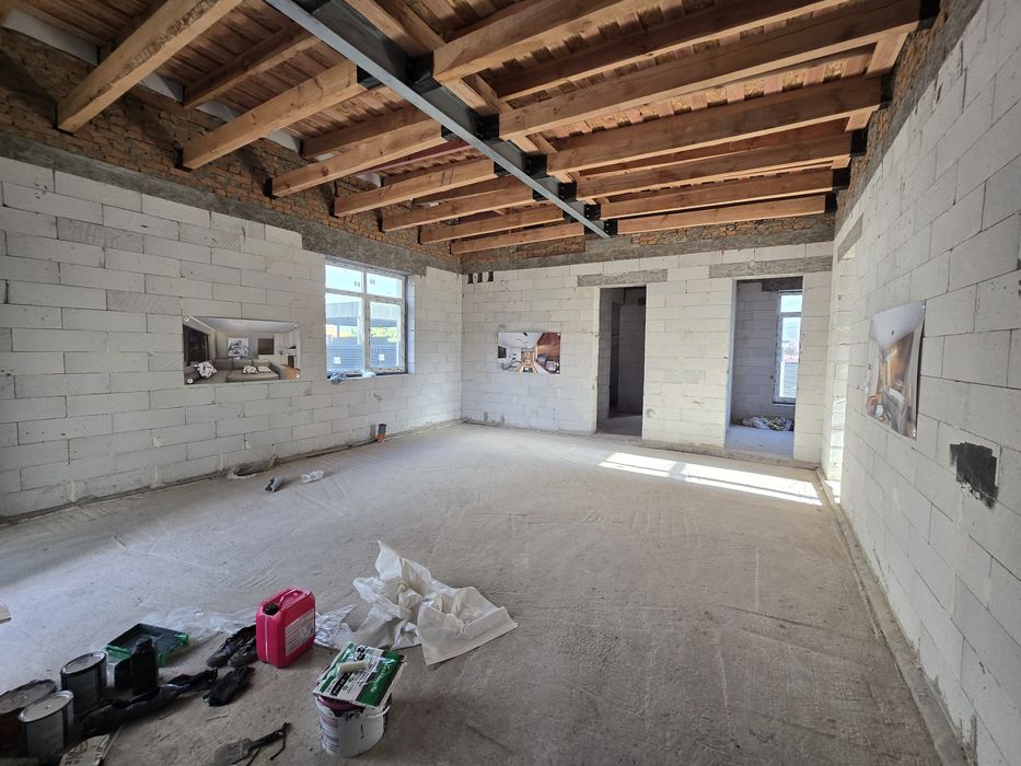 Будинок 1 поверх 135 м2 8 соток землі 4 паркомісця с. Іванковичі