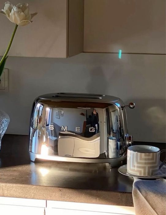 Torradeira smeg prateada