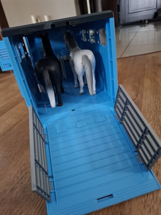 Transporter koni i stajnia bruder + gratis