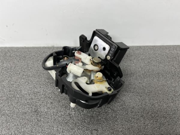 Fechadura / fecho da mala MAZDA 2 (DY)