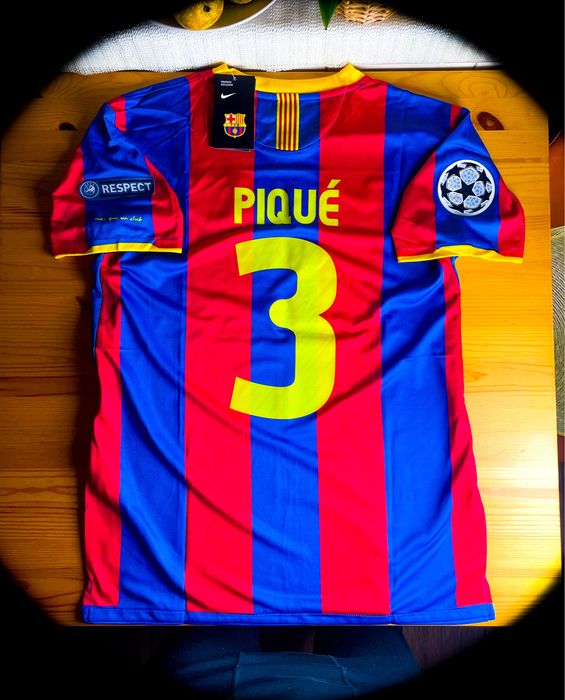 (M) GERARD PIQUÉ 3 Barcelona 10/11 Liga Mistrzów UEFA Nowa Domowa Piłkarska Koszulka Sportowa T-shirt Kolekcjonerska | CHAMPIONS LEAGUE JERSEY