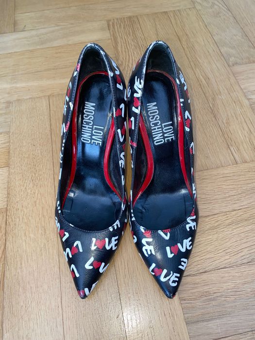 37 mega szpilki Moschino Love