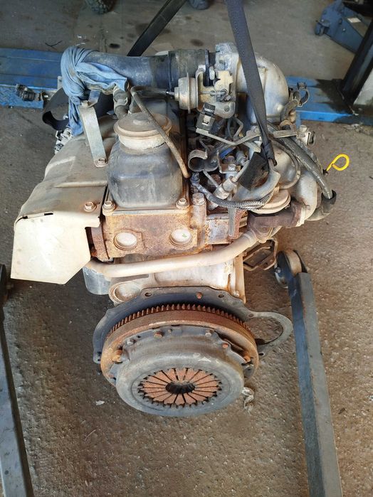 Motor Nissan TD25 completo com poucos km