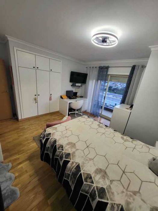 Vende-se T3 , centro de Alfena