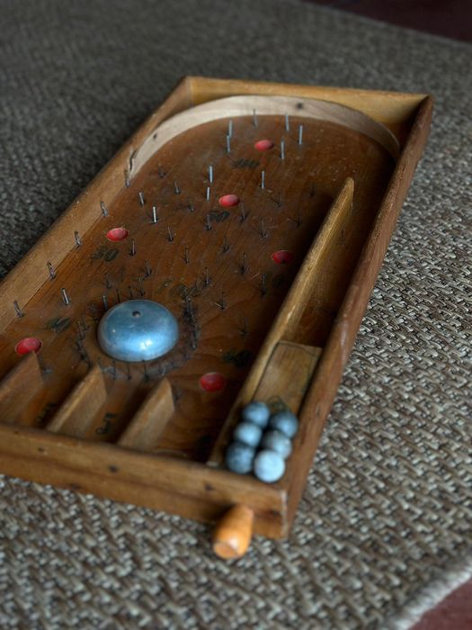 Jogo pinball muito antigo dos primeiros