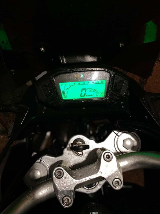 Продам мотоцикл Lifan kpt 200