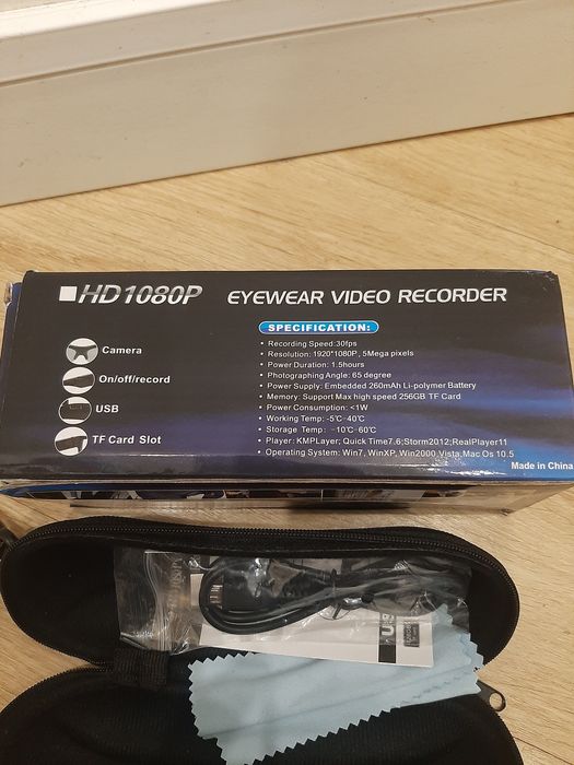 Óculos camara 
características: 
Desigh moda e popular para vestir. 
F