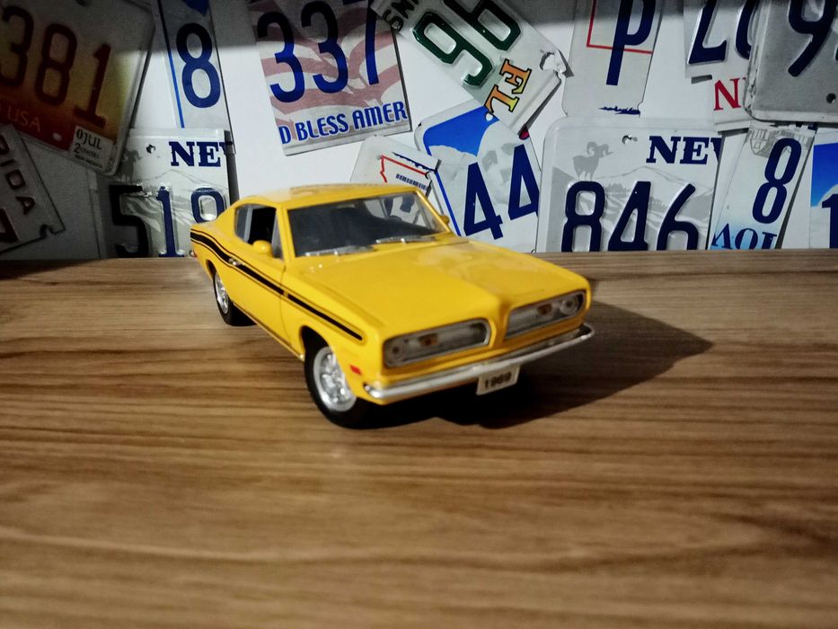 Plymouth barracuda 1/18