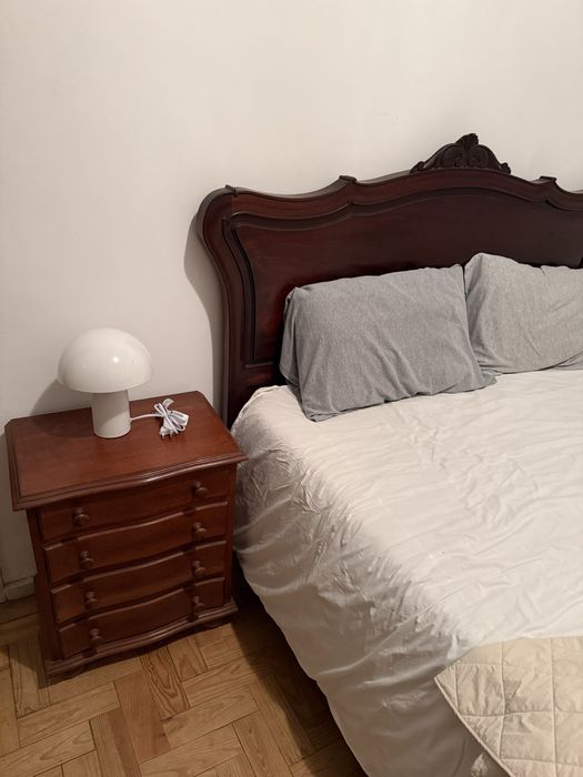 Mobilia de quarto em madeira