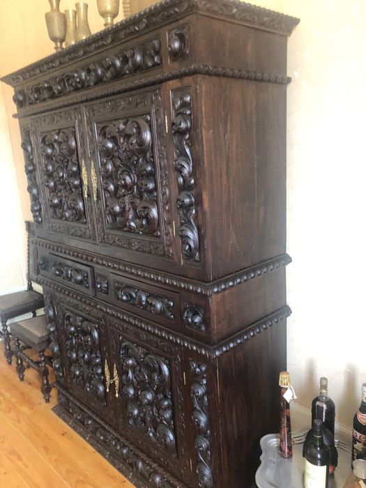 Movel antigo e conjunto de cadeirao e 6 cadeiras antigas