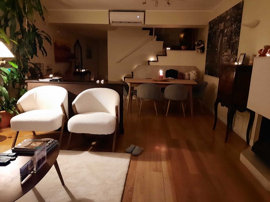 Mesa de jantar extensível em madeira de carvalho