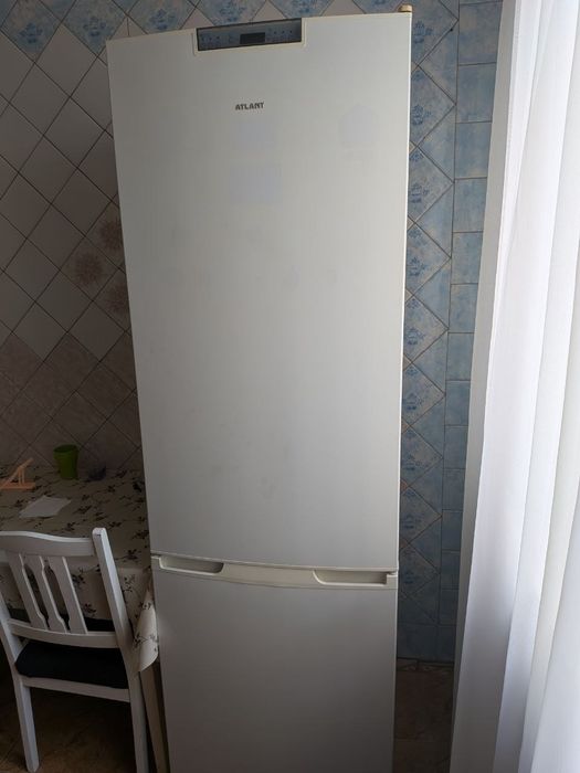 Продам холодильник Атлант
