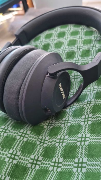 Auriculares pantone