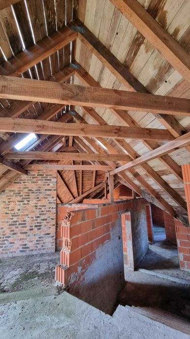 Dom 290 m² w stanie surowym otwartym z działką 4740 m²