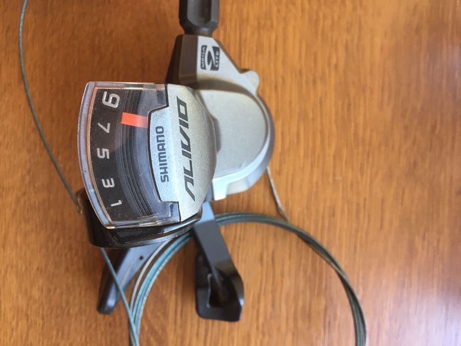 Shimano Alivio sl-m 4000, 3*9 швидкостей перемикачі манетки пара.