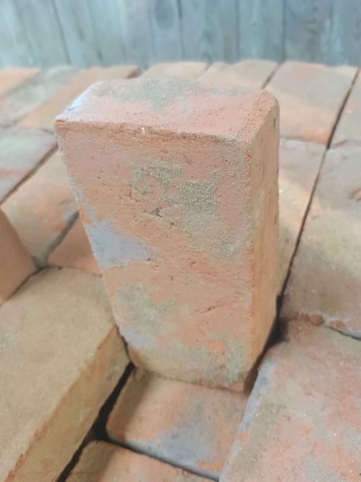 Cegła czerwona rozbiórkowa