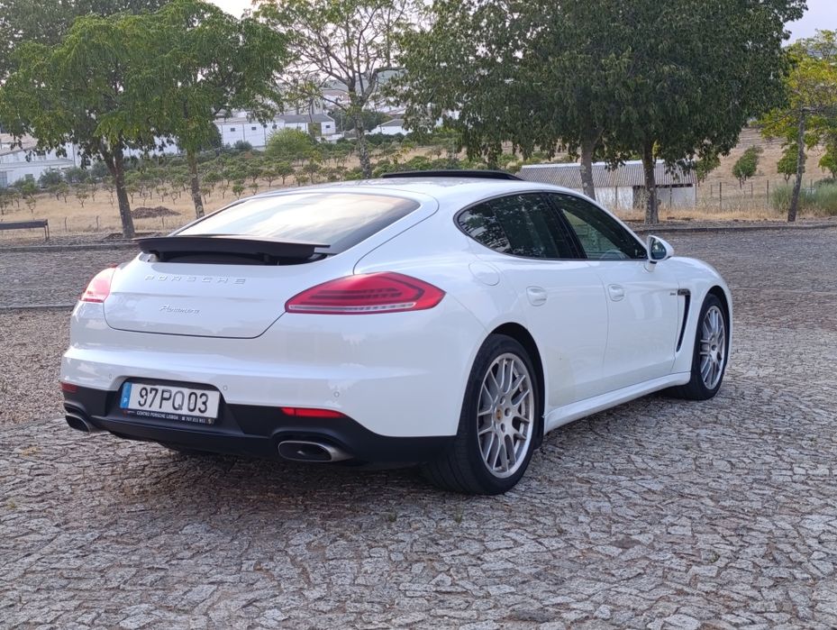 Porche panamera Stuttgart 3.0 d  V6 300 CV 88.000 KMS 2015-03 nacional