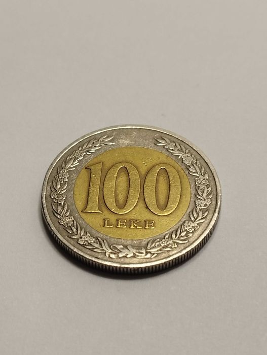 Sprzedam monetę Albania 100 leków 2000r. - królowa Teuta