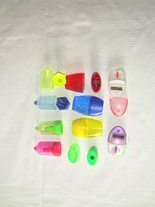 Шкільні дитячі точилки стругачки для олівців