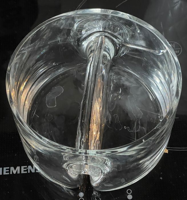 Szklana salaterka na przekąski.
Cena za przedmiot w stanie widocznym n