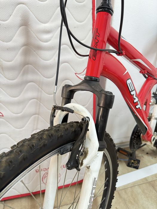 Bicicleta BTT EMT 26” – Suspensão Total – Vermelha/Branca