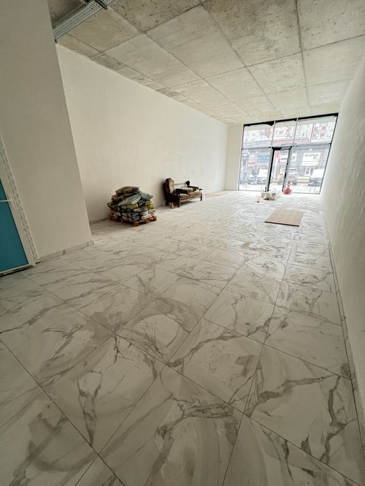 Оренда комерційного приміщення в ТЦ Журавель