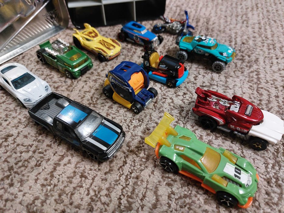 Набір машинок Hot Wheels 11шт + Бокс для зберігання
