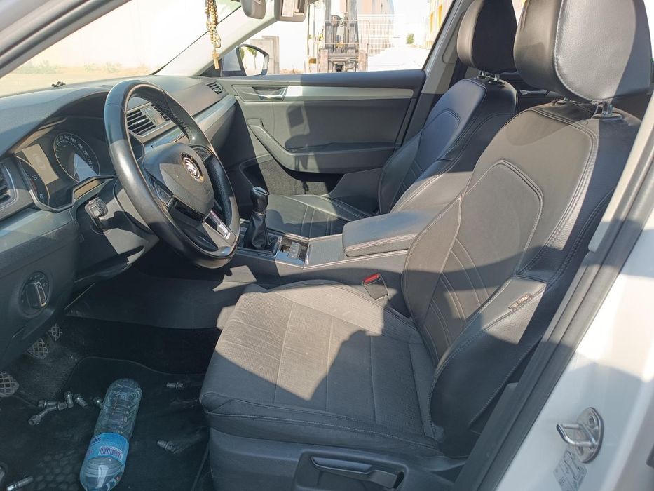 Sistema De Áudio Rádio Cd Skoda Superb Berlina 3V3