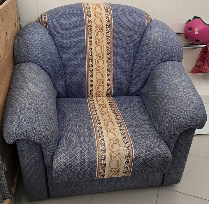 Sofá cama  2 lugares + 2 poltronas