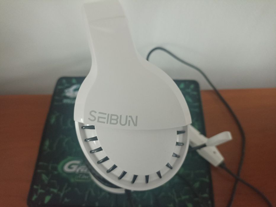 Teclado  e auscultadores  com fio