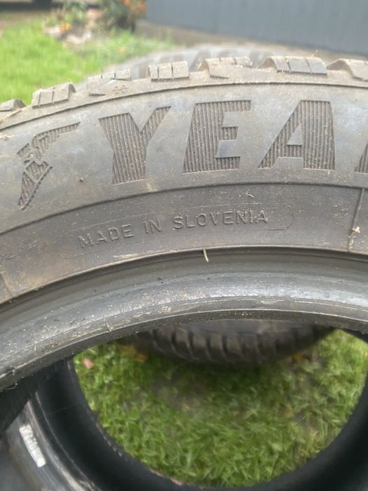 Продам зимню резіну 205 55 r16