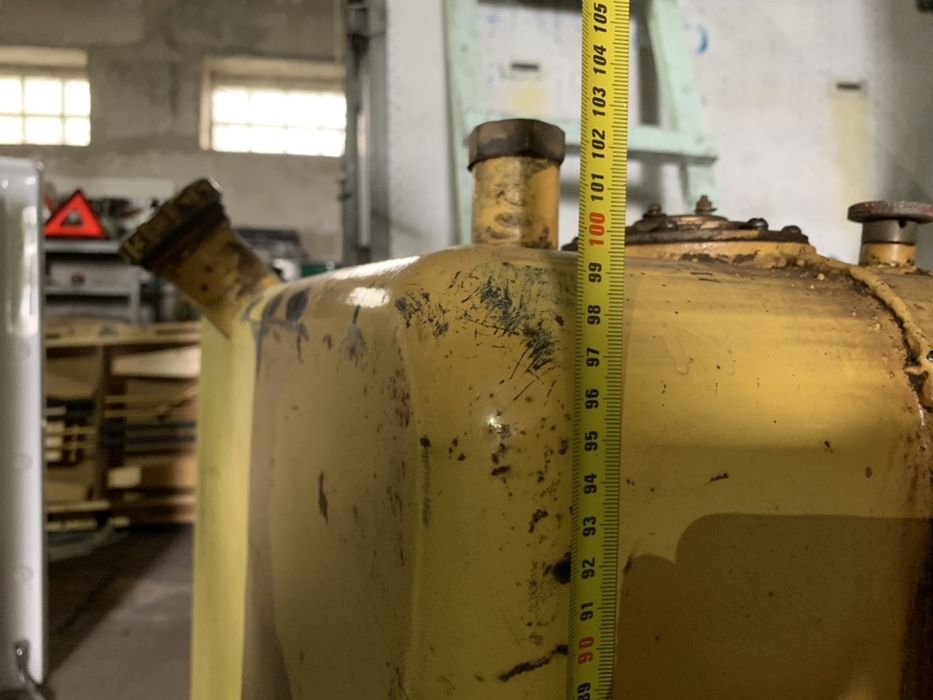 Продам авиационный бак для топлива 300 литров.