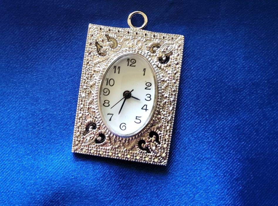 9126#Relogio senhora de pendura a trabalhar com pilha nova ( novo )