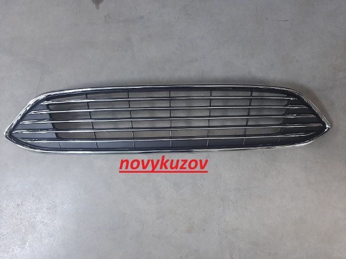 Решетка радиатора  Ford Focus 3 Форд Фокус 3