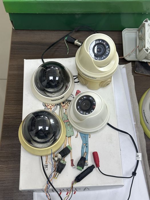 Продам купольні камери відеоспостереження Hikvision DS-2CE5582P та камери KPC 132 ZEP/F36