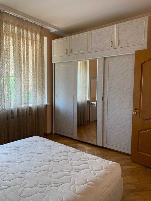 3-кімн. румунський люкс по вул. Гулака-Артемовського