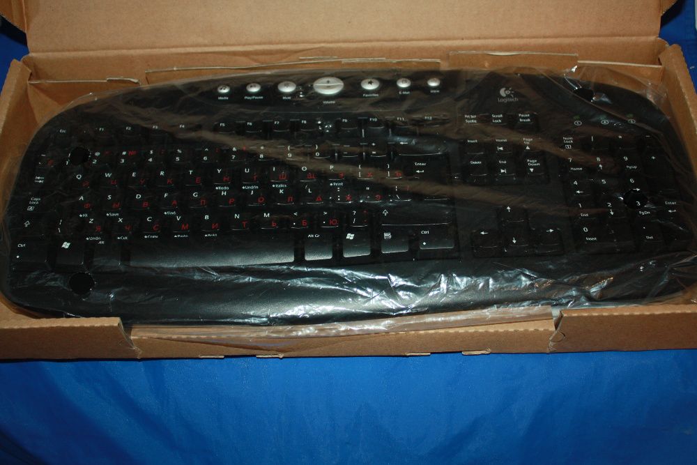 Новая компьютерная клавиатура ф. logitech