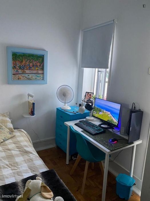 Quarto - localizado em Penha de França Lisbon