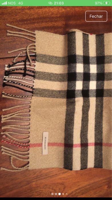 Vendo Cachecol Burberry novo