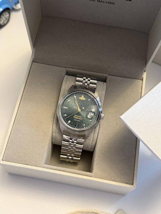 Топовий годинник Vivienne Westwood !!!
