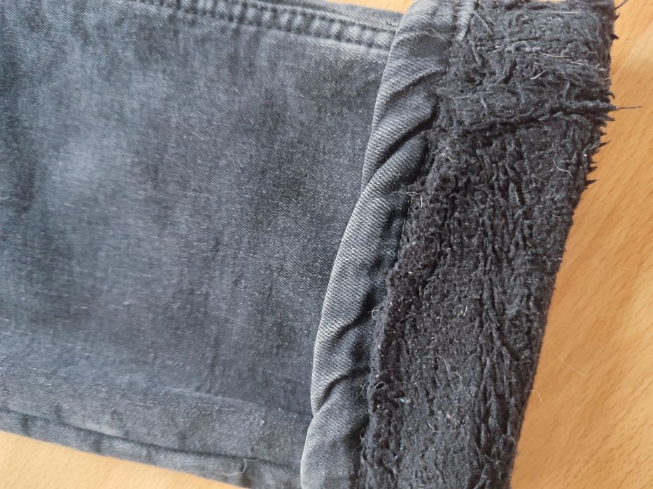 Продам утеплені джинси на хлопця  підлітка 170см,