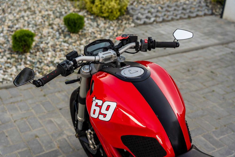 Ducati Monster 796 ABS