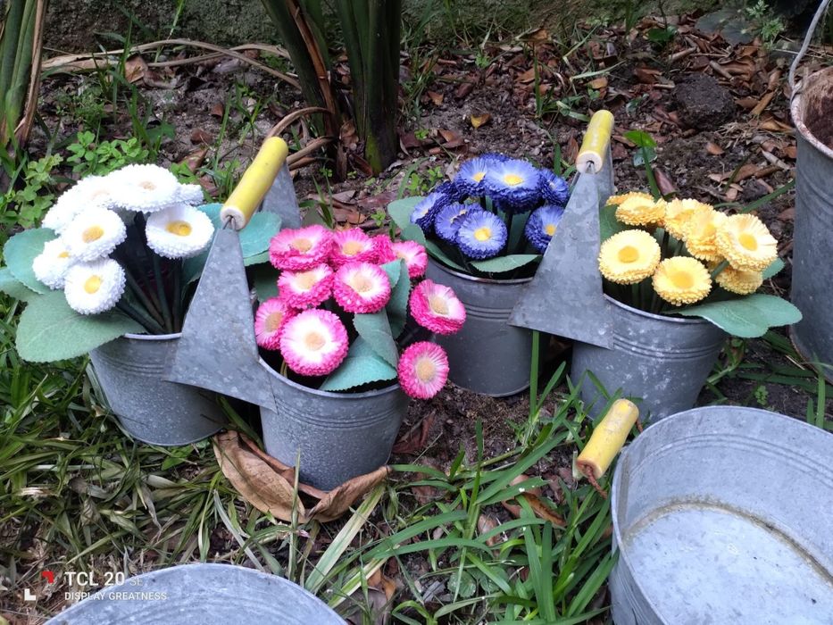 Conjunto de Peças em Folheta para Decoração de Jardim