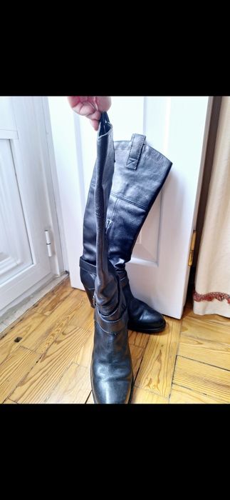 Botas de pele pretas