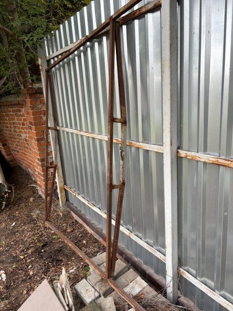 Навіс для будинку дачі