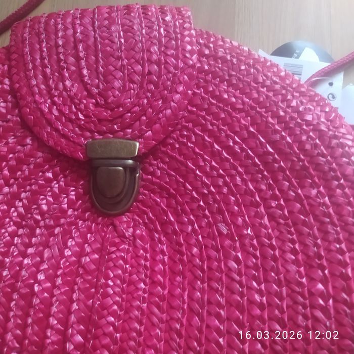 Красивая.  плетенная сумкочка