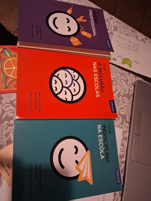 Livros educação como novos