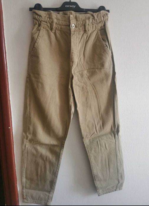 Oliwkowe Khaki spodnie jeansowe