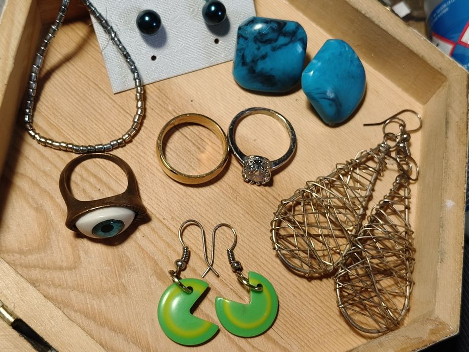 Mix biżuterii kolczyki, oko, pacman