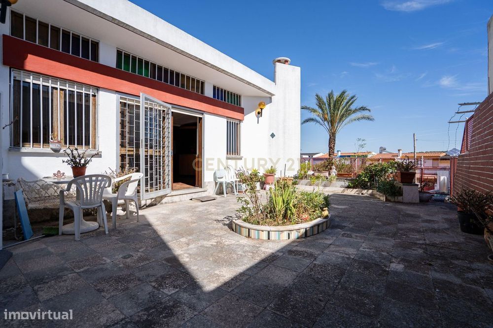 Moradia T5 C/ Terraço E Jardim Alfragide (Negociável)